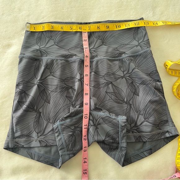 Buffbunny Active Shorts in Citrus Black Medium - Picture 9 of 9
